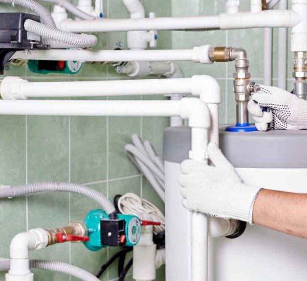 Gas-Plumber-600x550.jpg